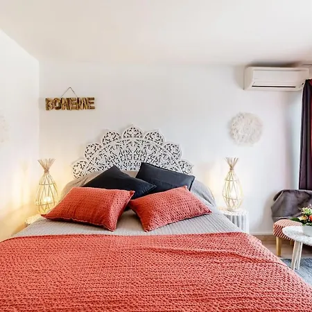 Centre Avec Parking Санари-сюр-Мер