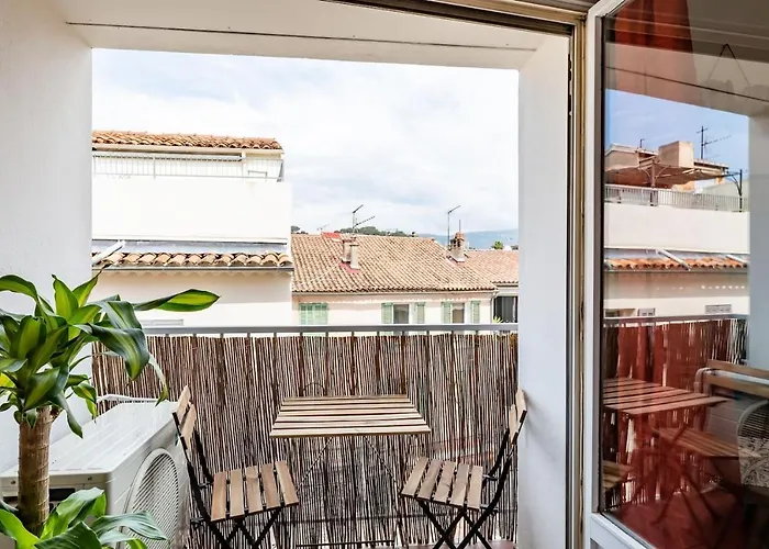 Appartement Centre Avec Parking *